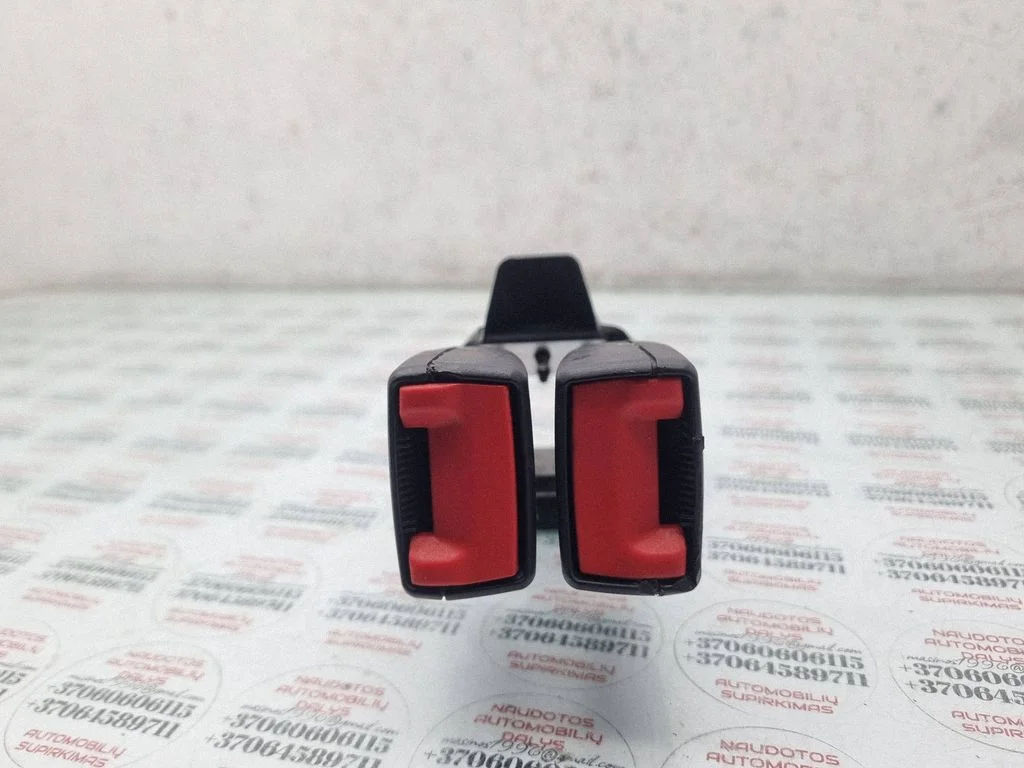 Keskmise turvavöö pannal (tagumine) 4L0857739C