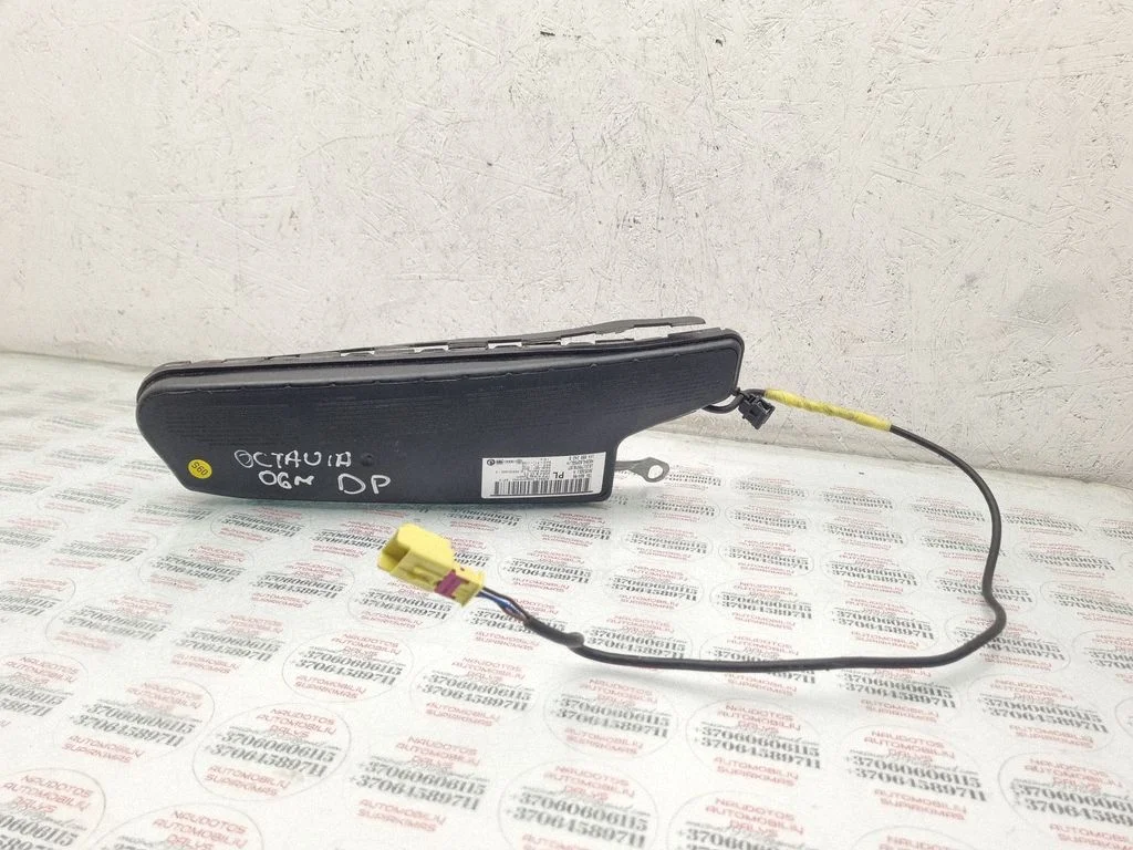 Seat airbag 1K4880242B