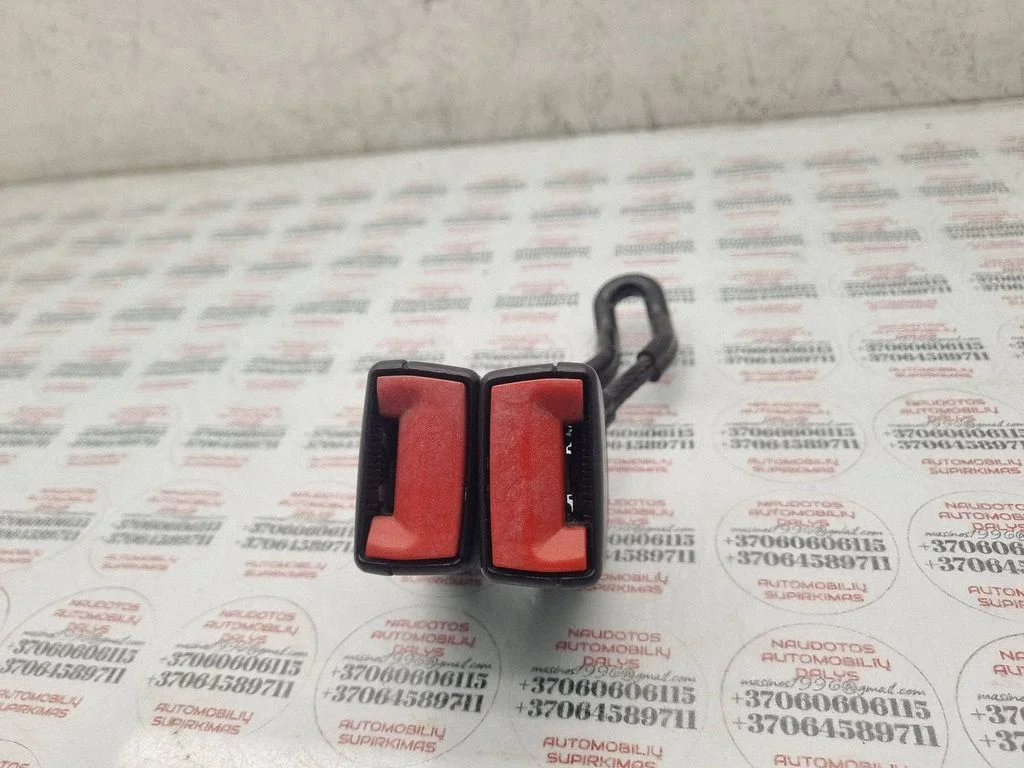 Keskmise turvavöö pannal (tagumine) 1J0857488C