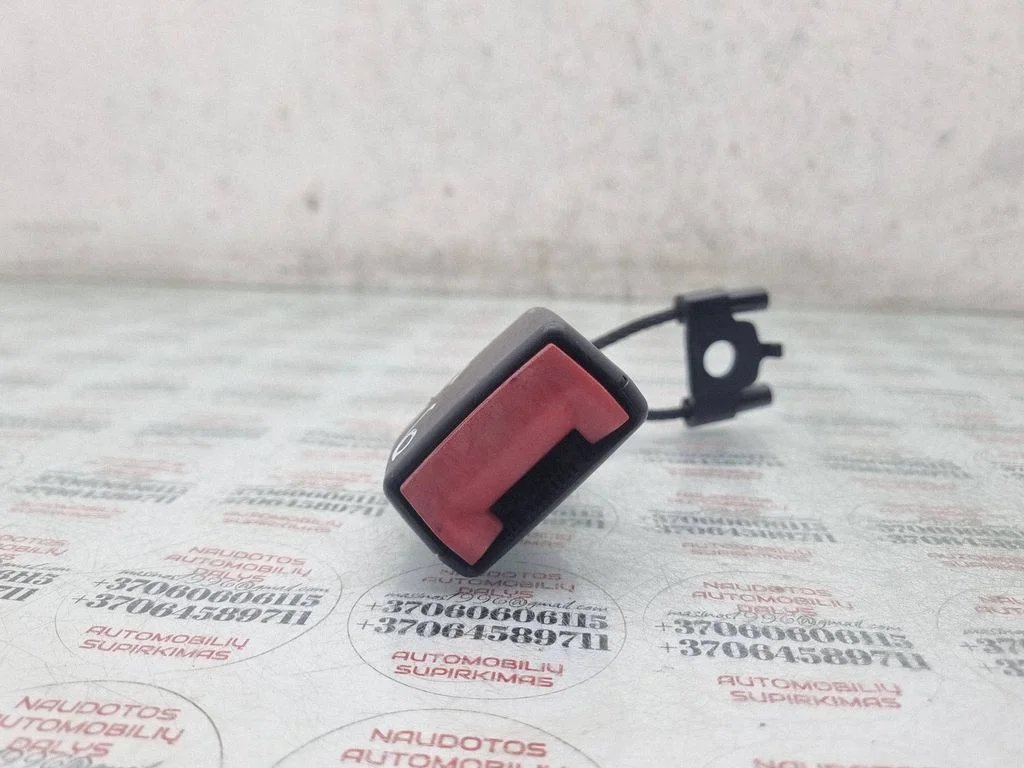 Keskmise turvavöö pannal (tagumine) 5M0857740B