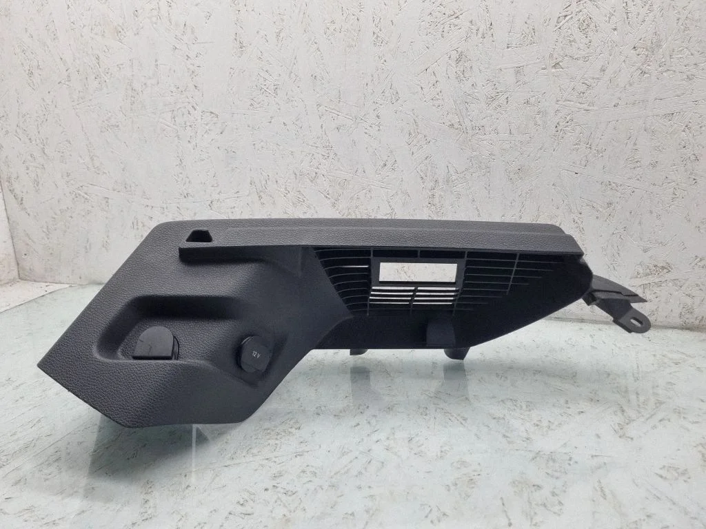 Uchwyt rolety bagażnika – Volkswagen Golf Plus (2005-2013)
