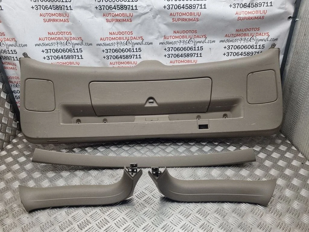 Tapicerka klapy bagażnika (komplet) 4L0867973B