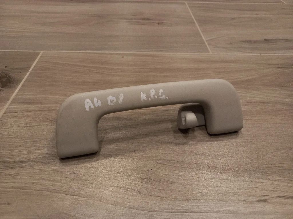 Rear interior roof grab handle – Audi A4 Allroad B8 (2008-2016)