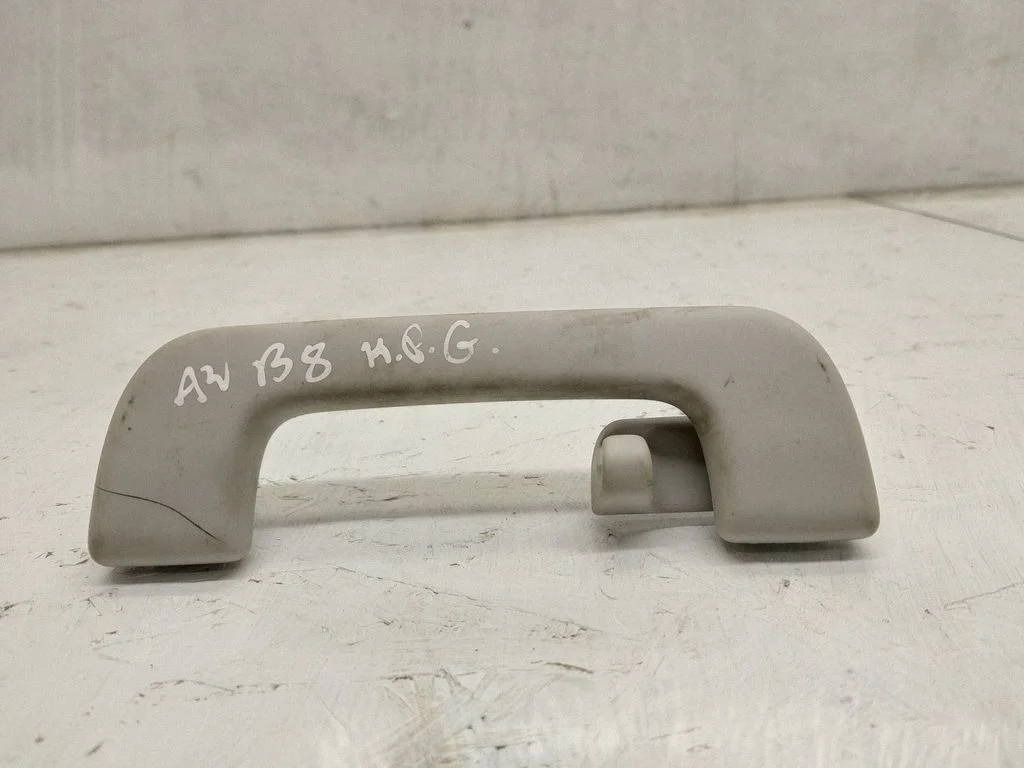 Rear interior roof grab handle – Audi A4 Allroad B8 (2008-2016)