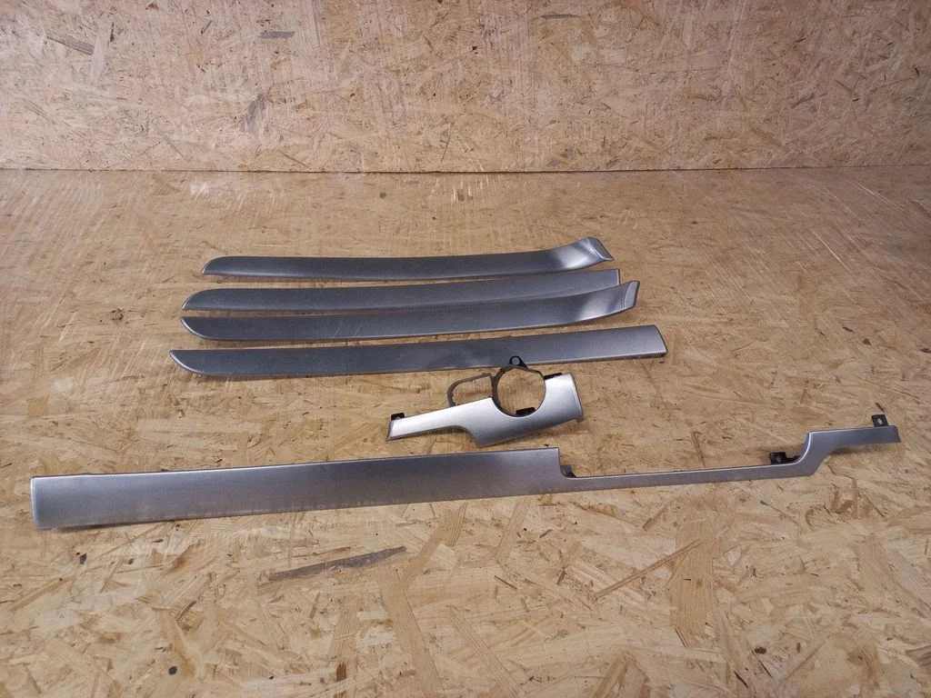 Uste siseviimistluse komplekt – Audi A4 S4 B7 8E 8H (2005-2008)