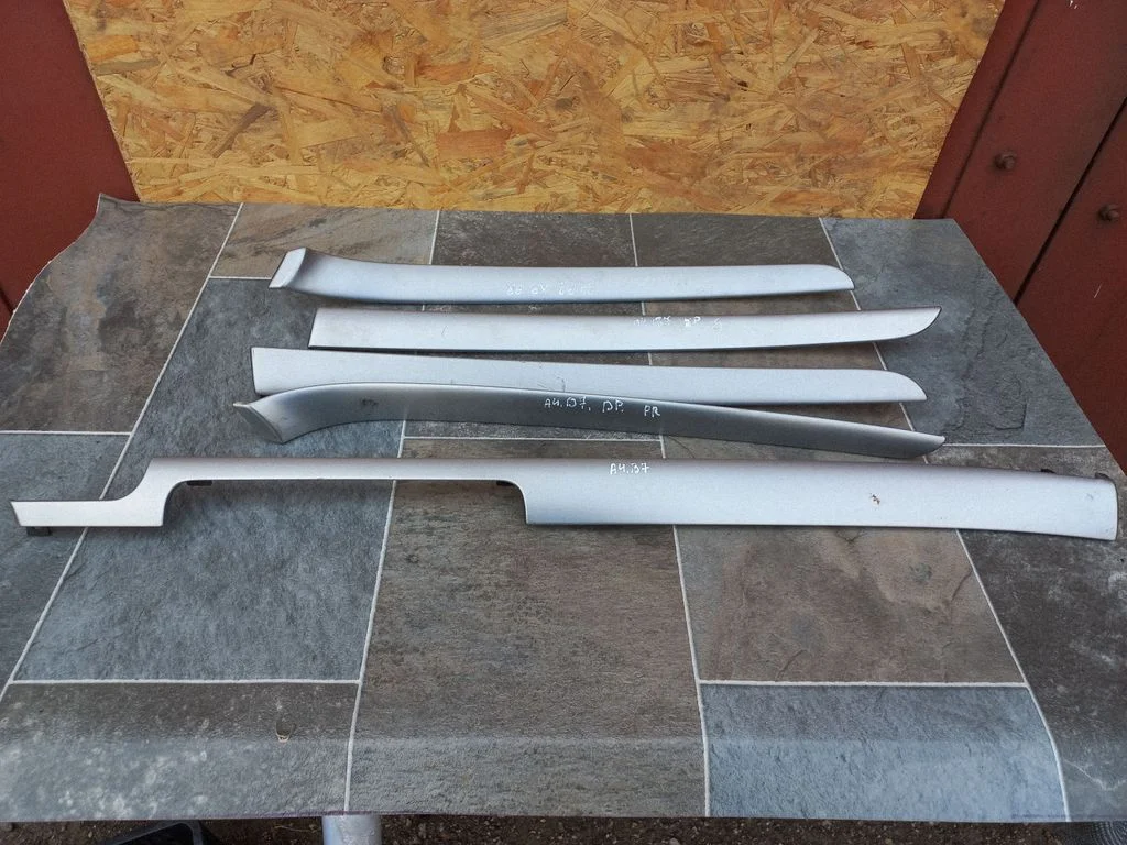 Uste siseviimistluse komplekt – Audi A4 S4 B7 8E 8H (2005-2008)