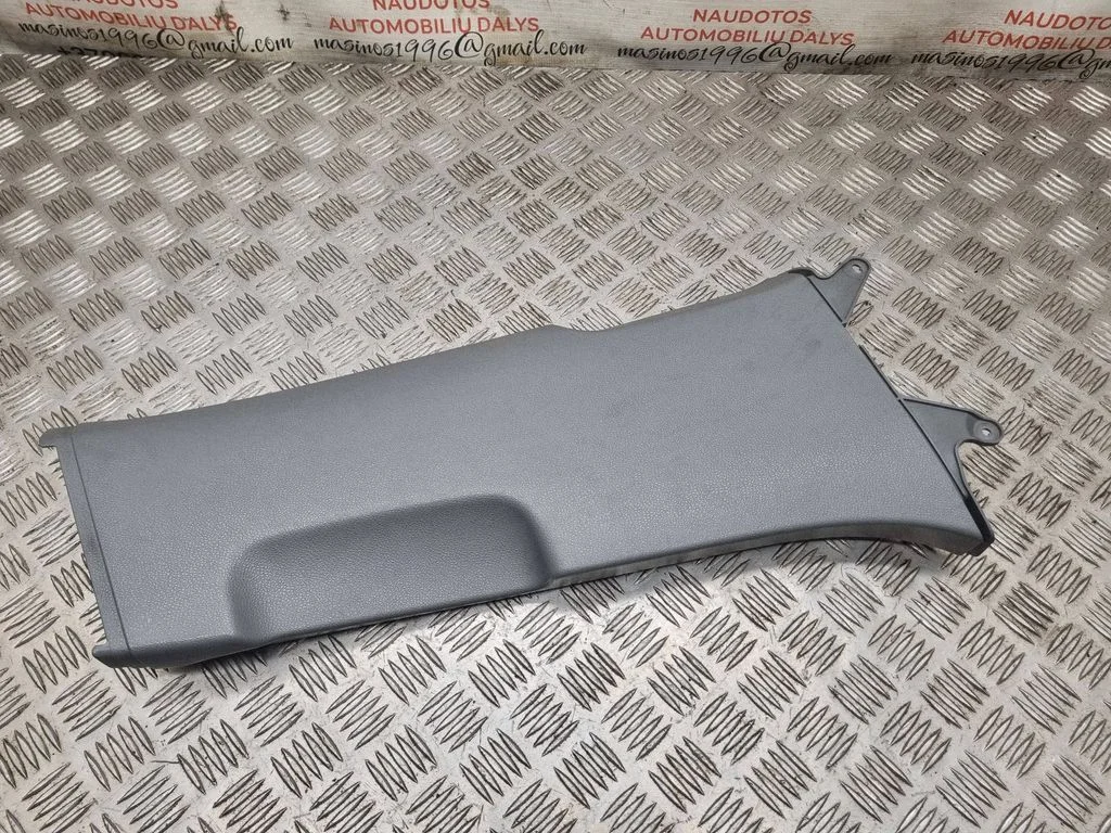(B) statņa apdare (apakšējā) – Volkswagen Golf Plus (2005-2013)