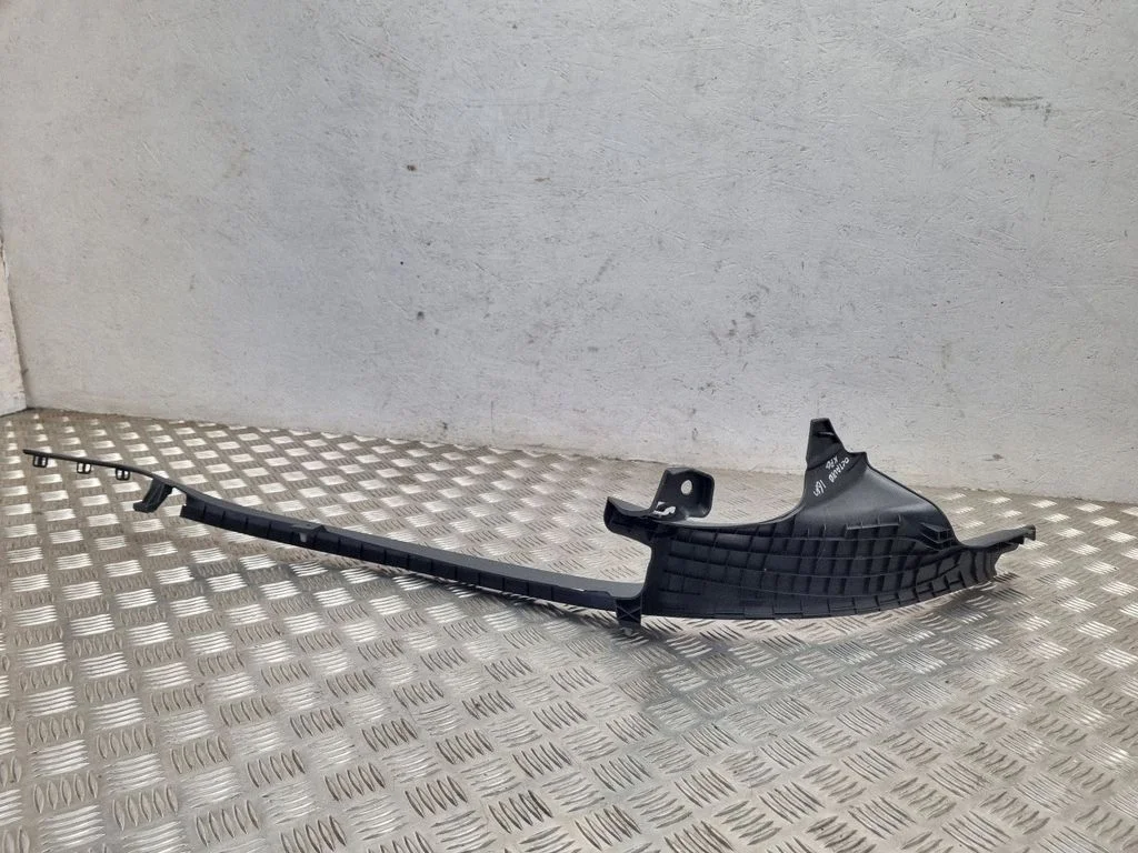 Rear seat side bottom trim – Skoda Octavia Mk3 (5E) (2013-2019)