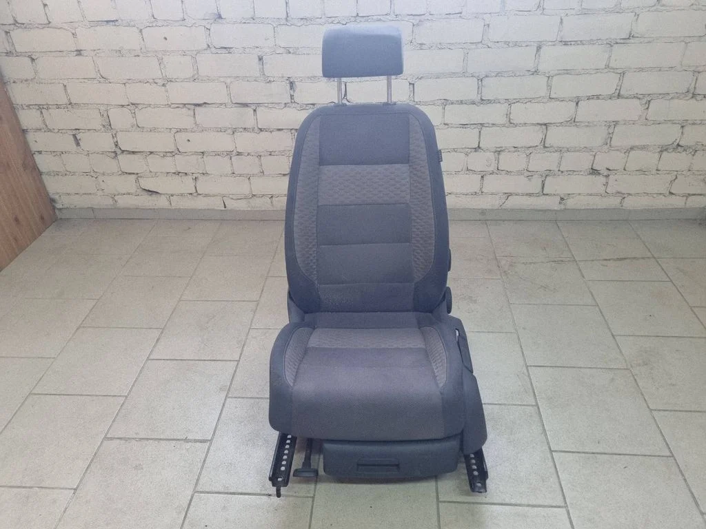 Fotel kierowcy – Volkswagen Touran I (2003-2010)