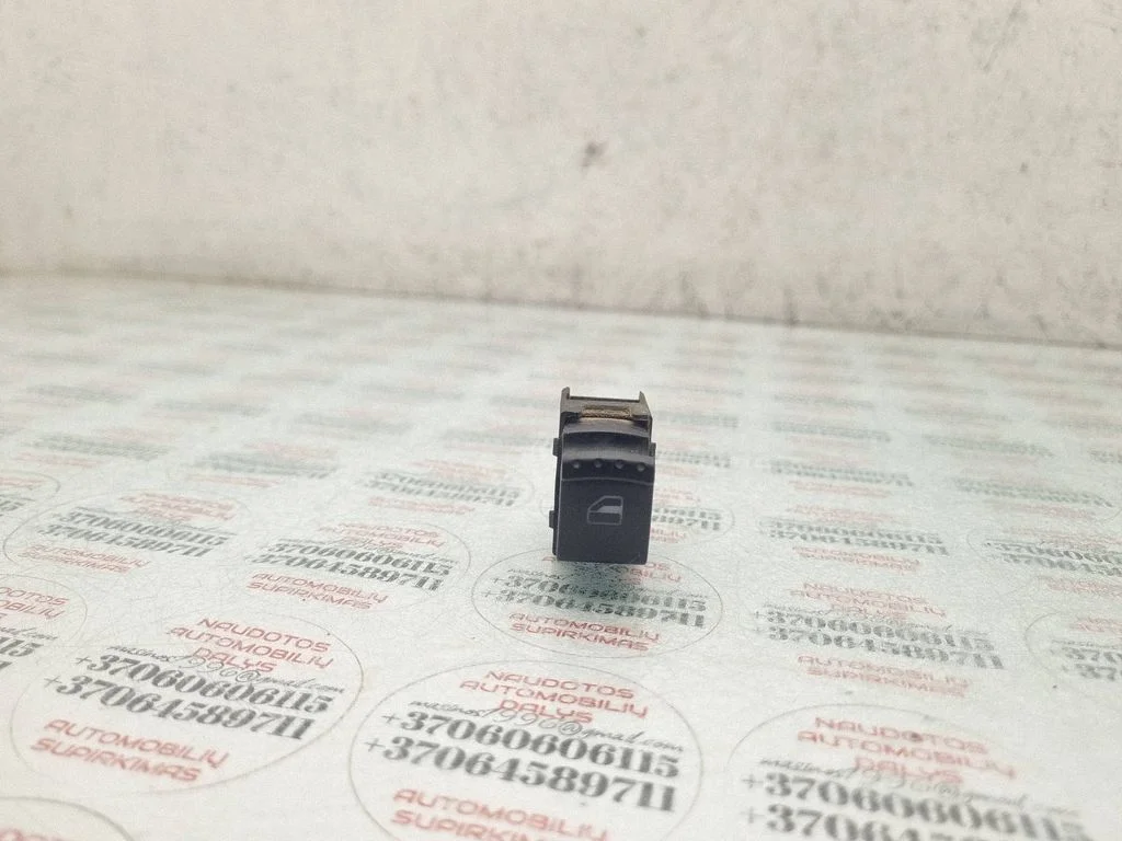 Elektrisko logu slēdzis 7M3959855