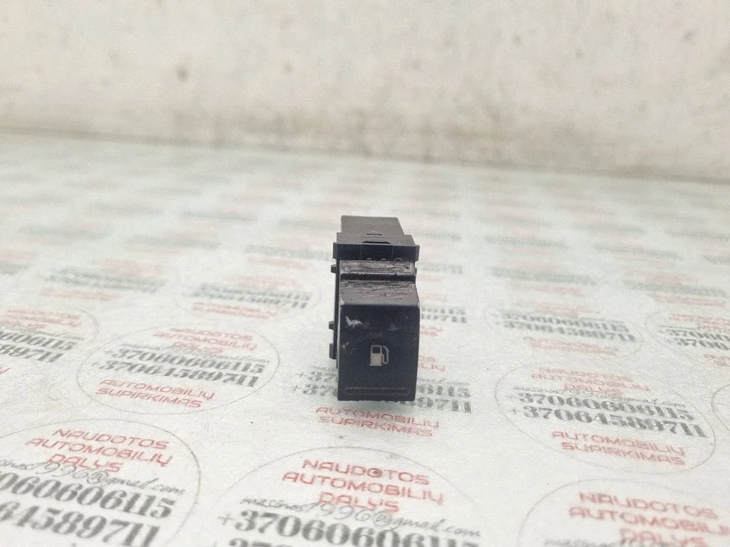 Fuel tank opening switch – Volkswagen Golf Plus (2005-2013)