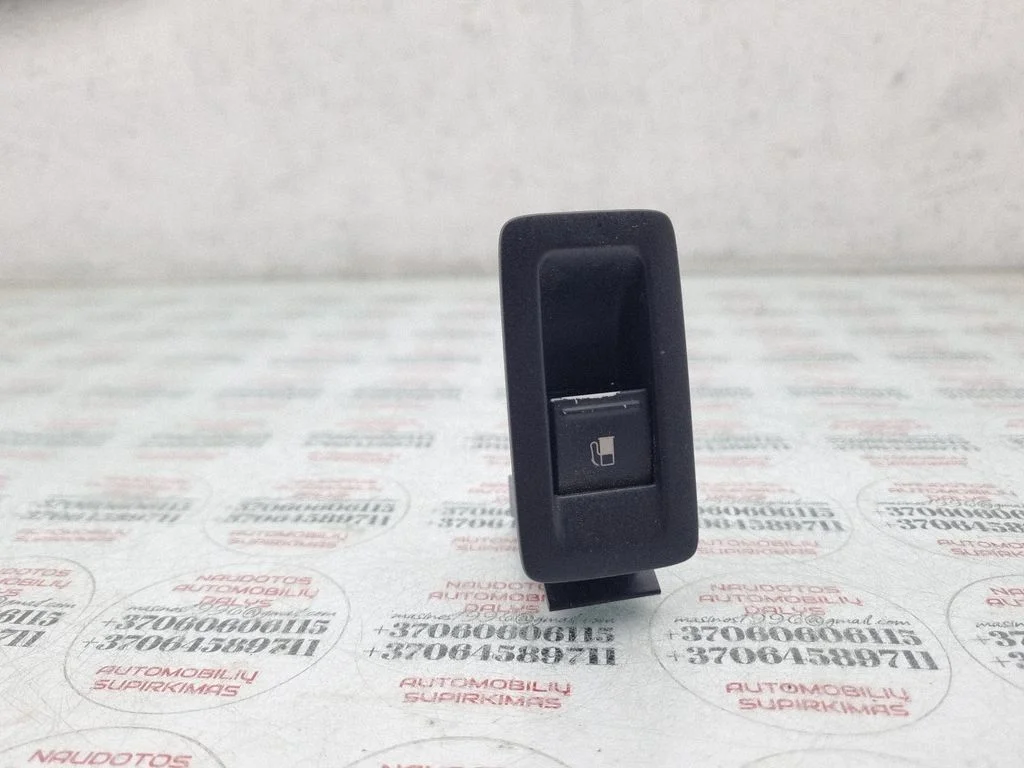 Fuel tank opening switch – Volkswagen Touran I (2003-2010)