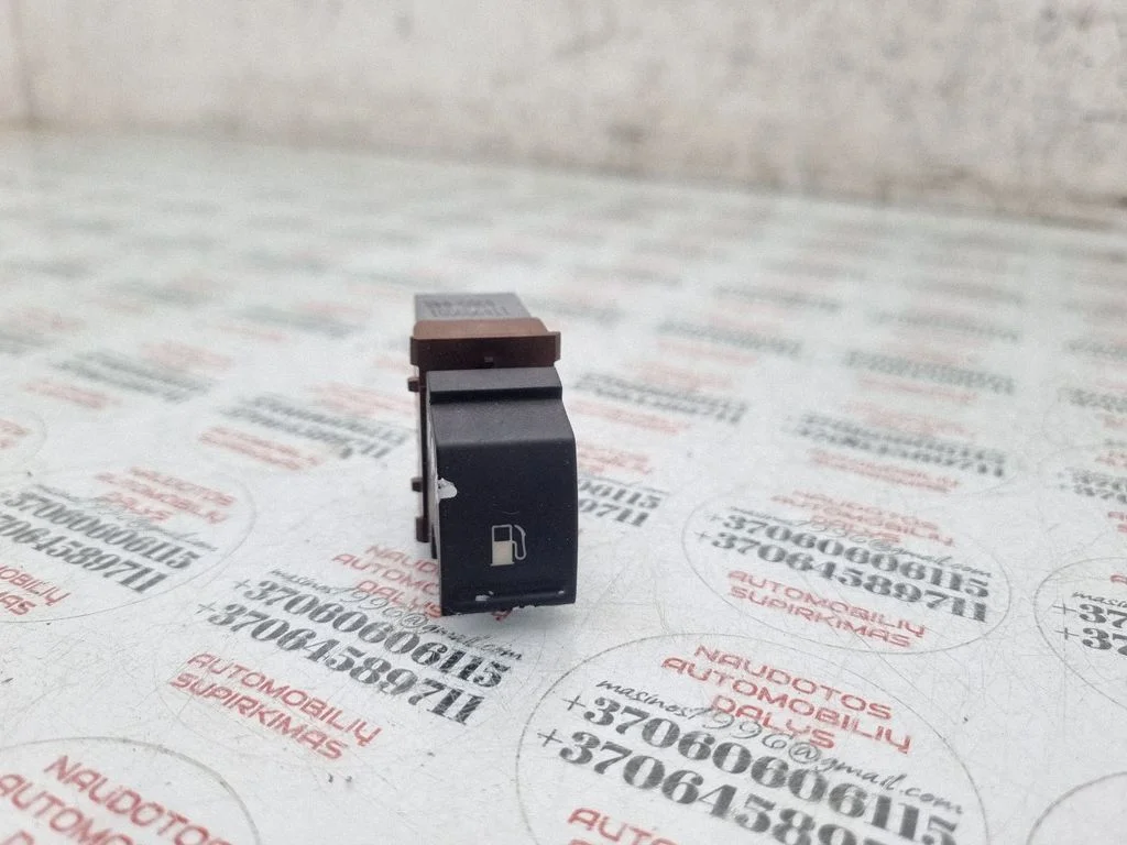 Fuel tank opening switch – Volkswagen Touran I (2003-2010)