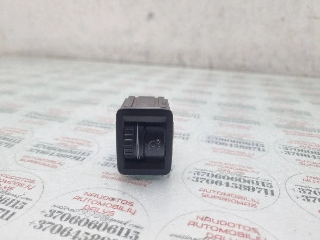 Armatuurlaua valgustuse reguleerimise lüliti – Volkswagen Passat B6 (2005-2010)