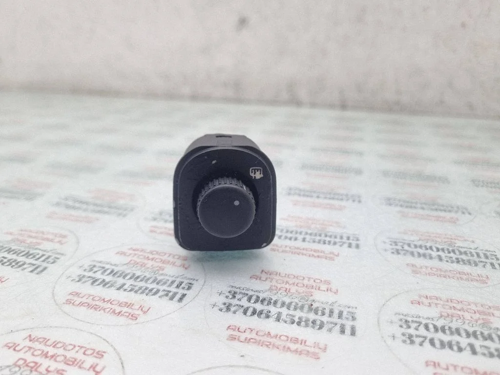 Wing mirror switch – Volkswagen Passat B6 (2005-2010)