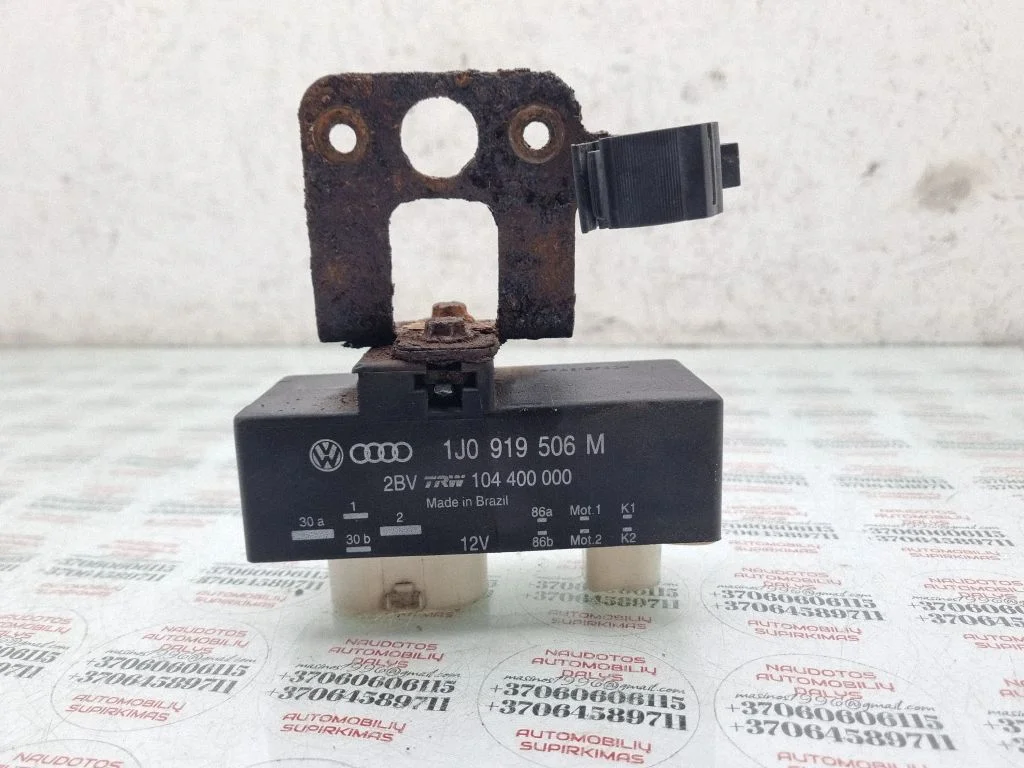 Coolant fan relay 1J0919506M