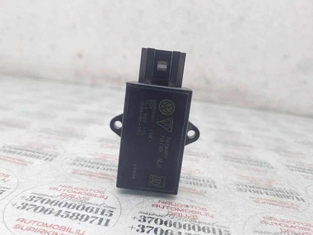 Seat heating relay – Volkswagen Touareg I (2002-2010)