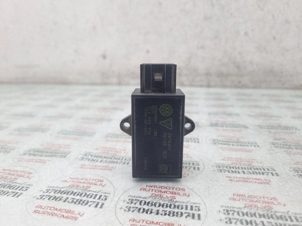 Seat heating relay – Volkswagen Touareg I (2002-2010)