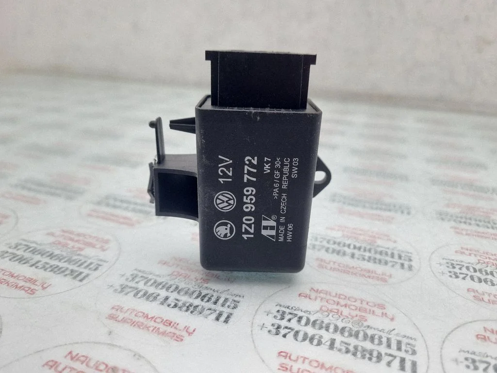 Seat heating relay – Skoda Octavia Mk2 (1Z) (2004-2013)