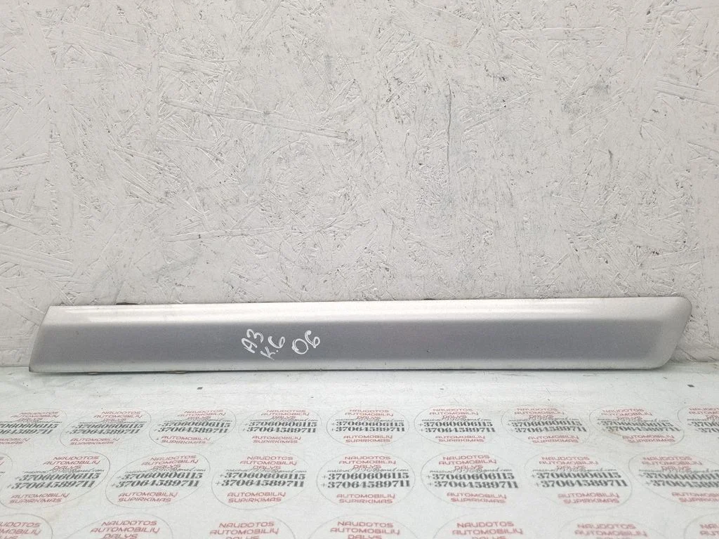 Rear arch trim 8P3853983