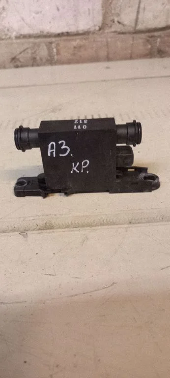 Door central lock control unit/module – Audi A3 S3 8L (1996-2003)