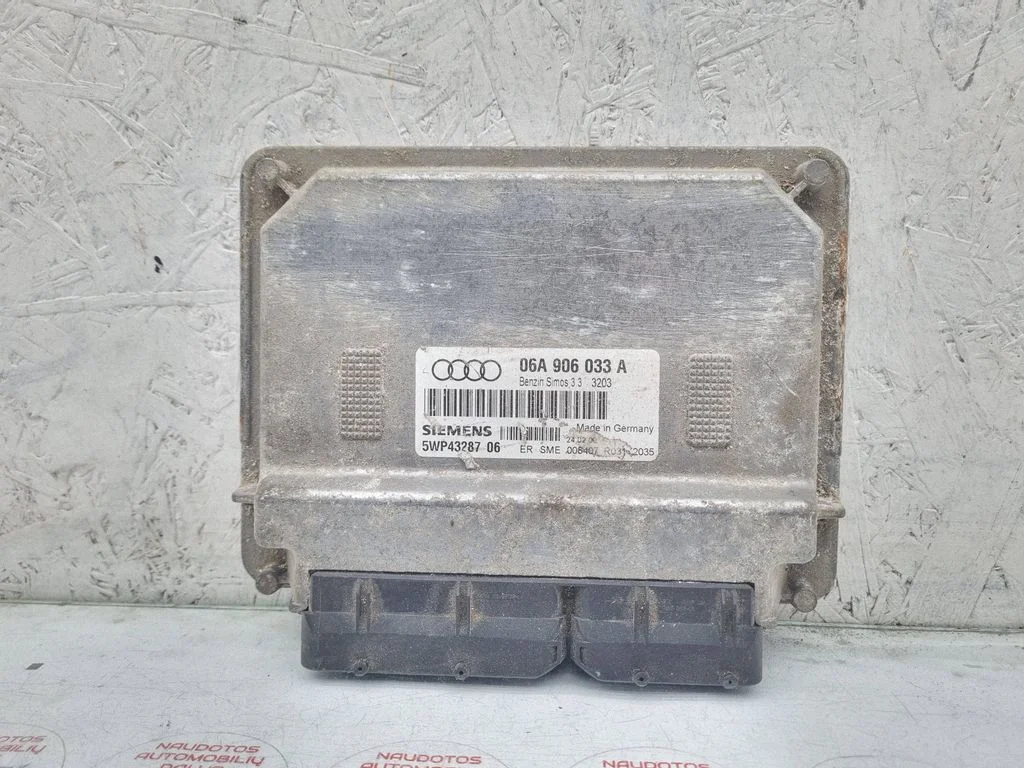 Engine control unit/module 06A906033A