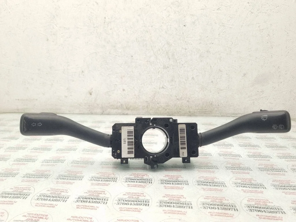 Sviru komplekts 8L0953513G