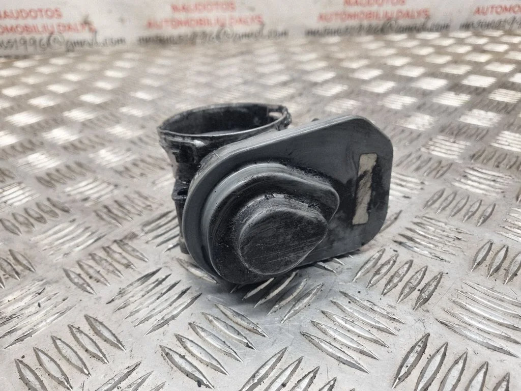 Throttle valve 038128063M