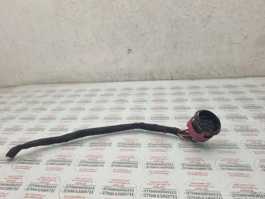 Aizmugurējo durvju vadu instalācija 3A0959740