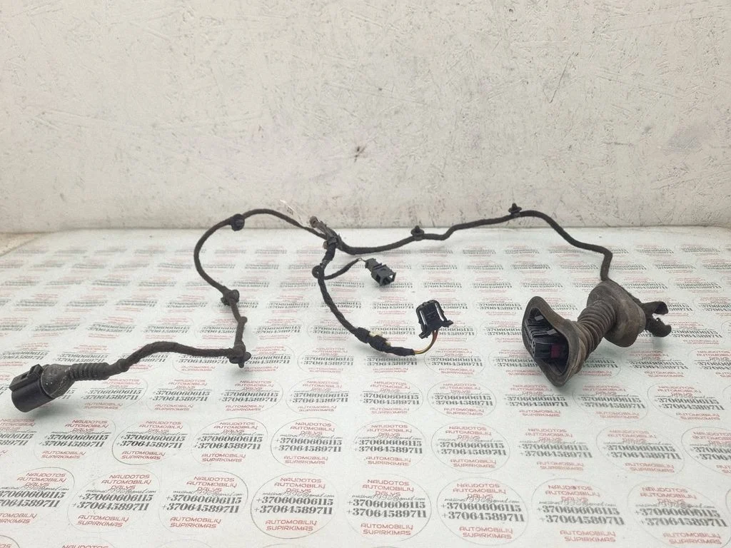 Tagaukse juhtmestik 8E0971687B