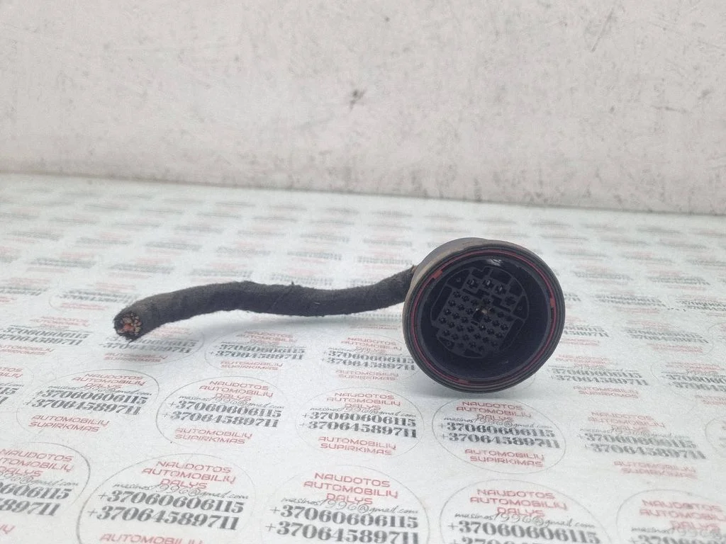 Priekšējo durvju vadu instalācija 7M3959740