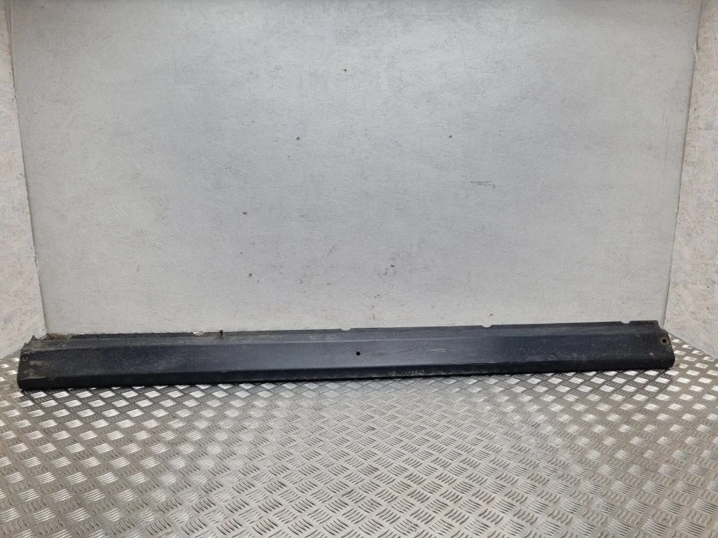 Sill – right