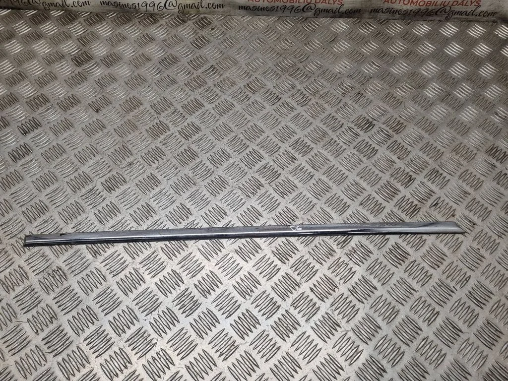 Listwa drzwi tylnych 3C0853754C