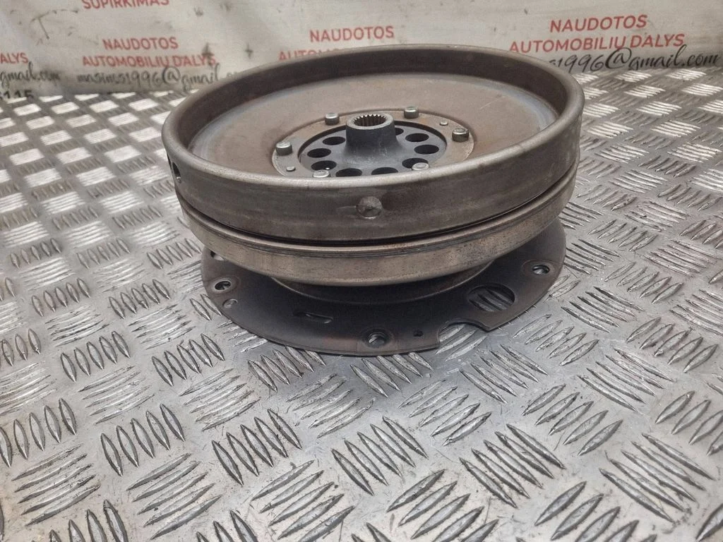 Dual mass flywheel – Audi A4 Allroad B8 (2008-2016)