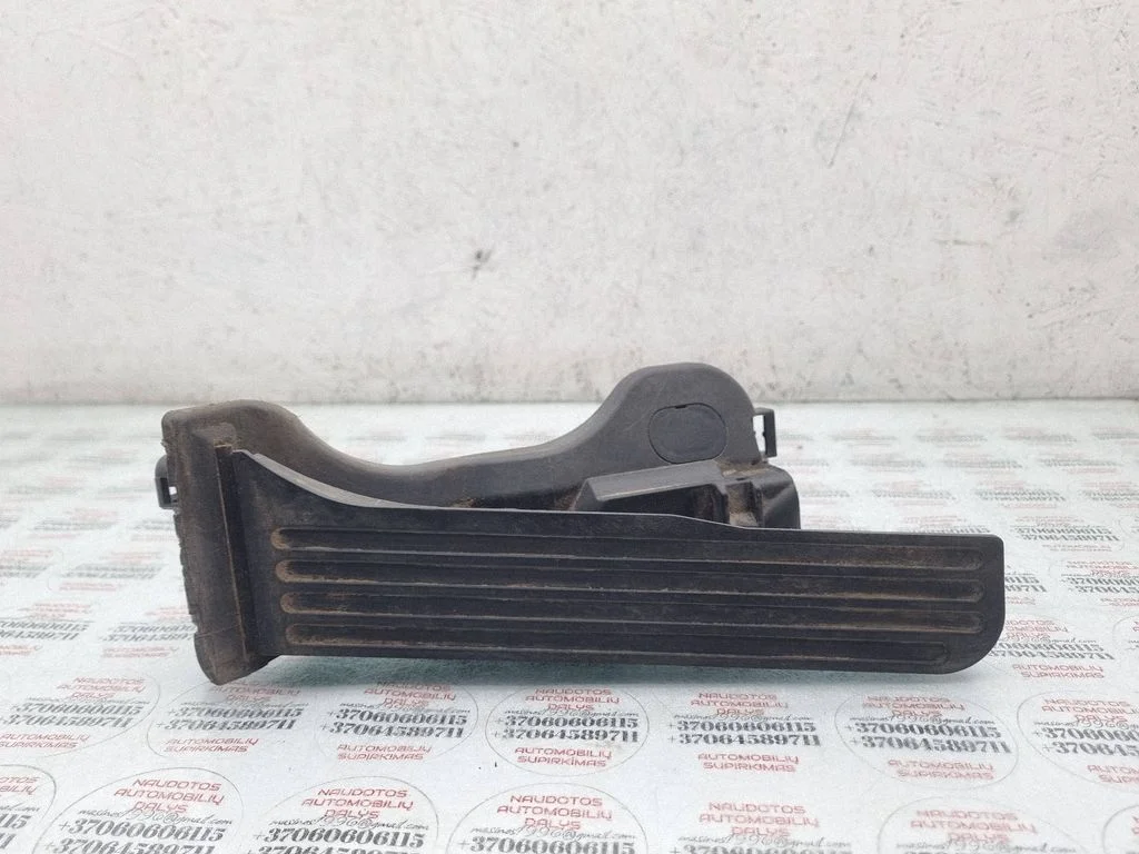 Accelerator throttle pedal 1K1723503L