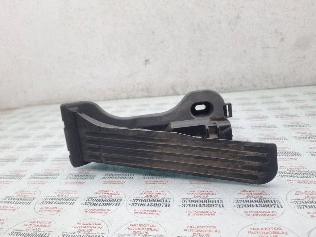 Accelerator throttle pedal 1K1721503L