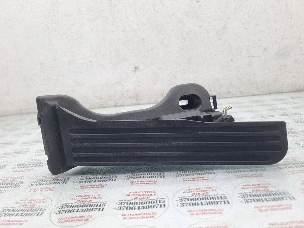 Accelerator throttle pedal 1K1721503L