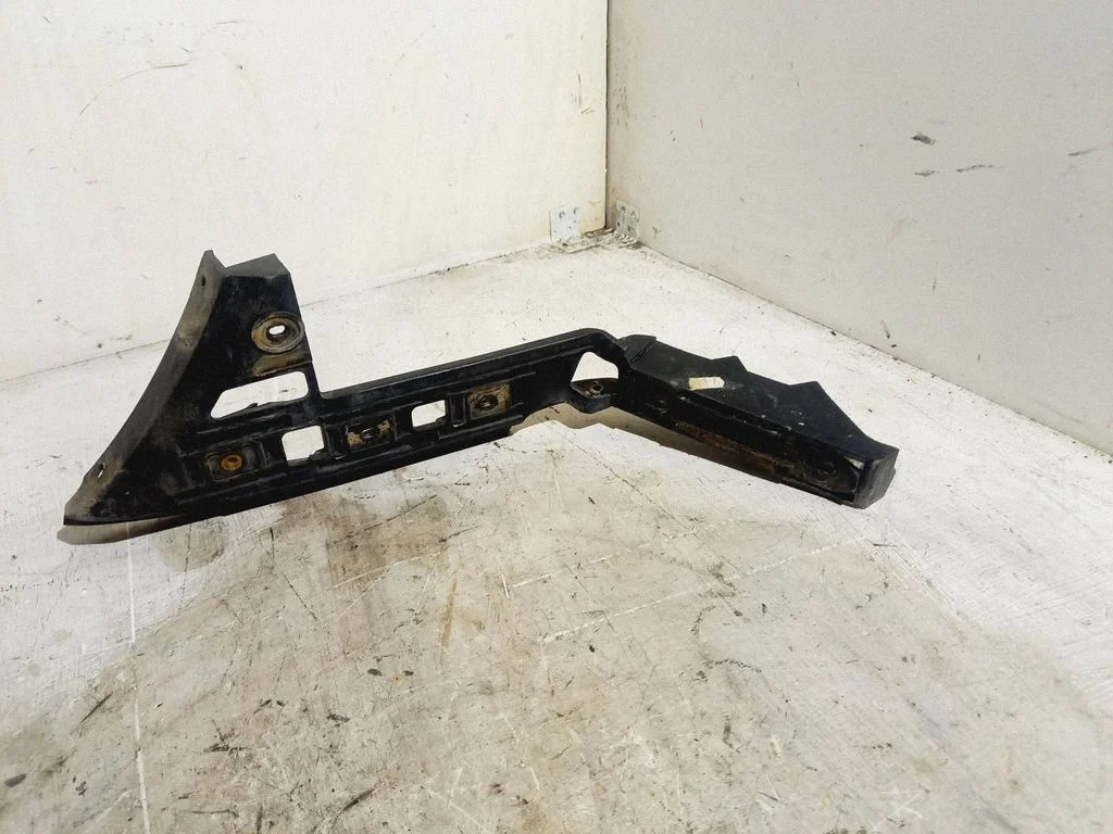 Bumper support mounting bracket corner – Volkswagen Touran I (2003-2010)