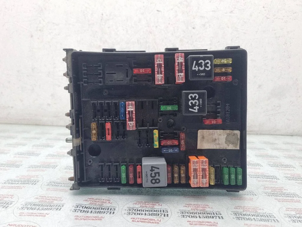 Fuse module – Volkswagen Golf Plus (2005-2013)