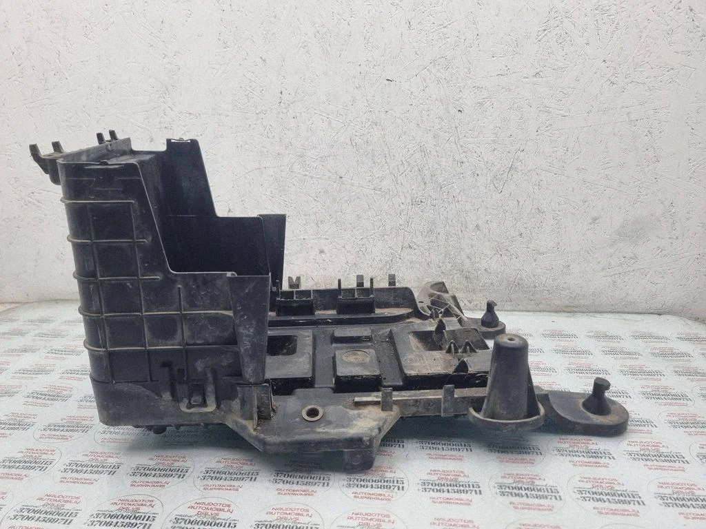 Aku kast – Volkswagen Golf Plus (2005-2013)