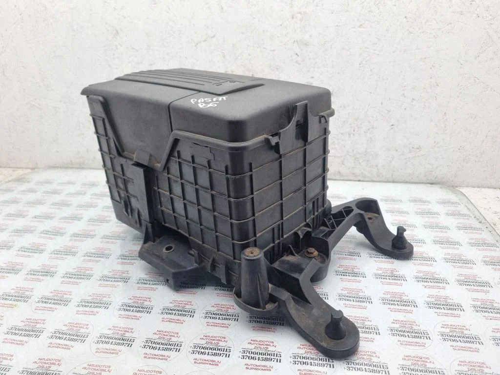 Aku kast – Volkswagen Passat B6 (2005-2010)