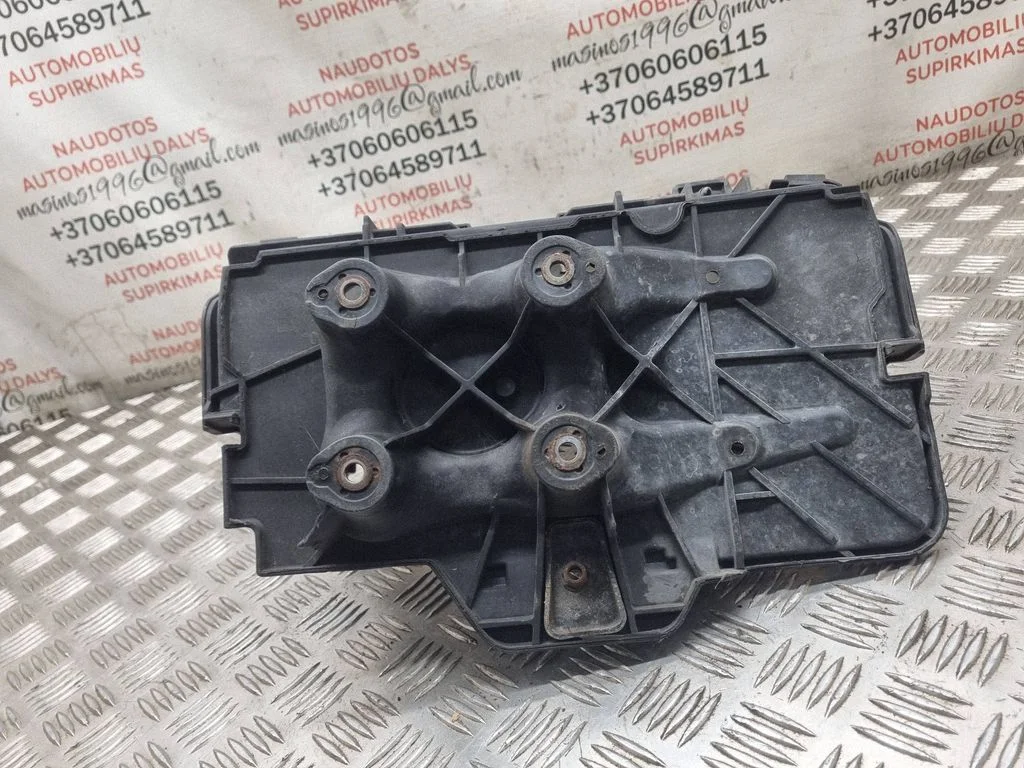 Battery tray – Audi A3 S3 8L (1996-2003)