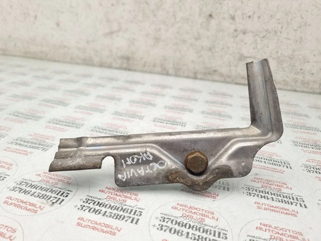 Battery bracket