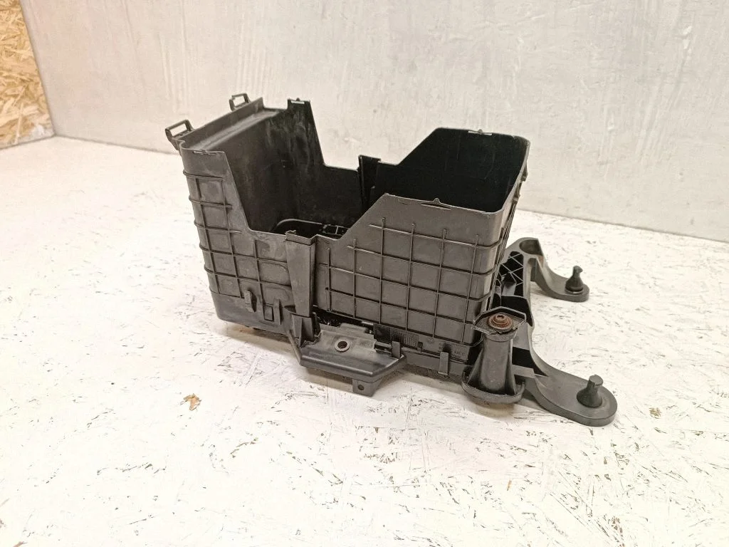 Aku kast – Volkswagen Passat CC (2008-2016)