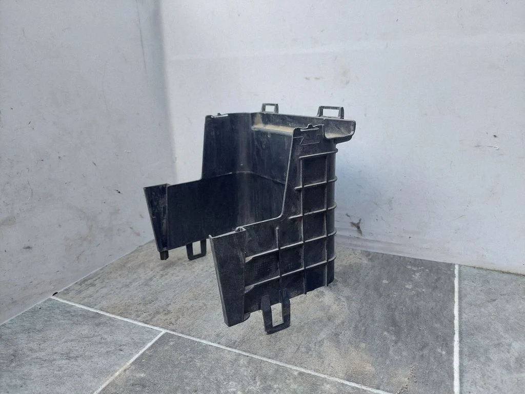 Battery tray heat shield – Volkswagen Golf Plus (2005-2013)