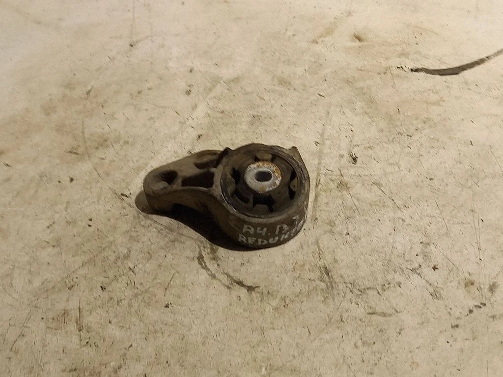 Rear differential/diff mount bracket – Audi A4 Allroad B8 (2008-2016)