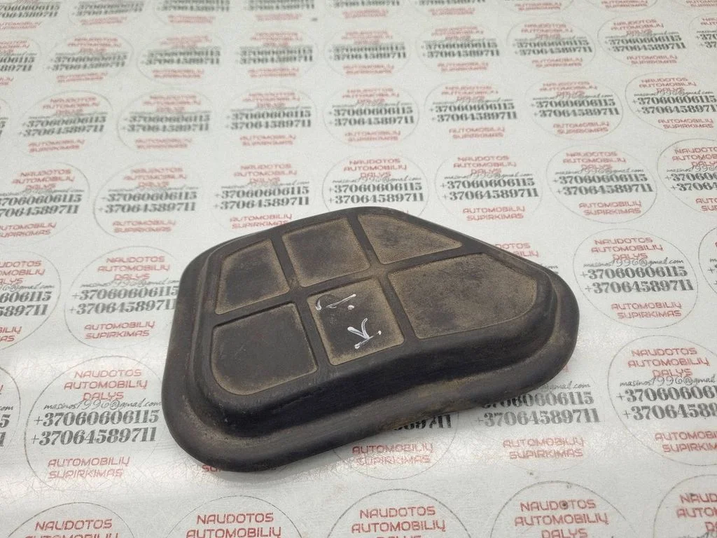 Other engine bay part 8K0803593