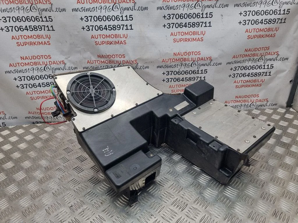 Subwoofer speaker 8D9035381A