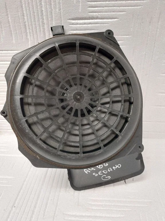 Subwoofer 8E5035412
