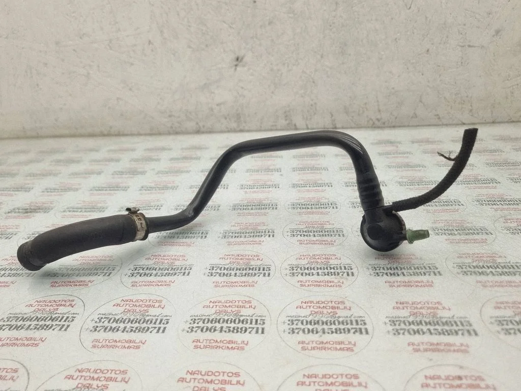 Vacuum line/pipe/hose 8D1611931M